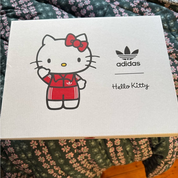 Adidas Hello Kitty Stan mules - Picture 3 of 3